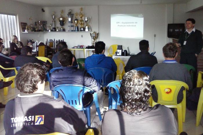 TREINAMENTO SEGURANÇA NO TRABALHO.