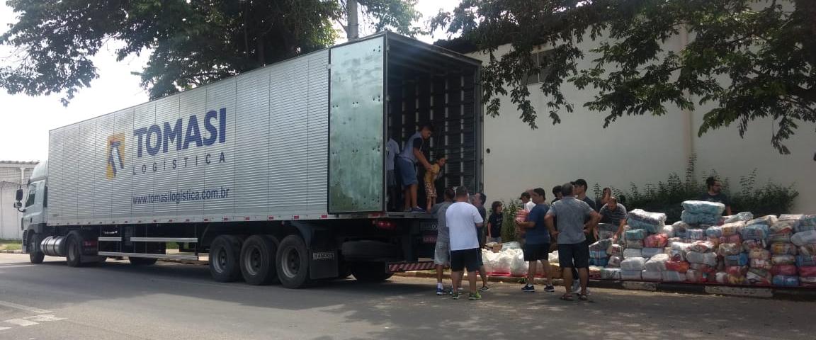 Tomasi Logística leva alimentos para comunidade carente no Nordeste