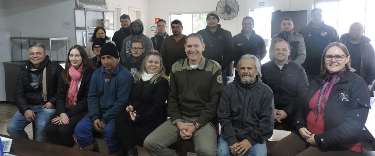 Palestra aborda segurança no trânsito na Tomasi Logística